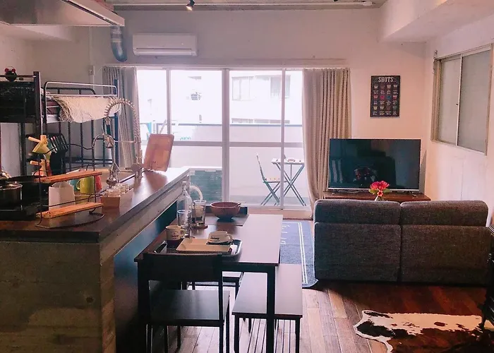 5 Mins To Train Station, Bathtub, Full Kitchen, Balcony