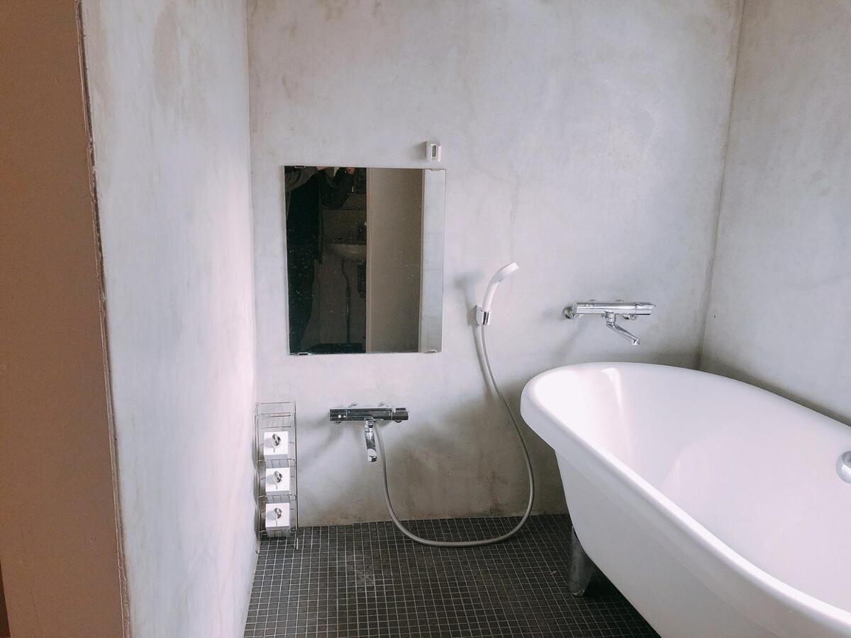 5 Mins To Train Station, Bathtub, Full Kitchen, Balcony