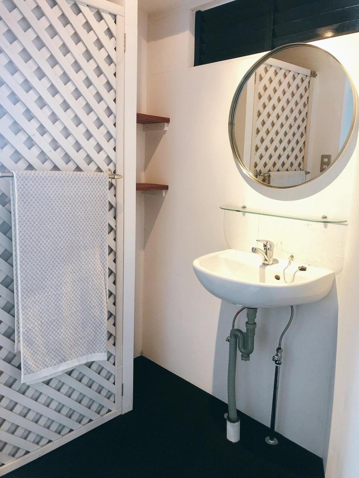 Apartamento 5 Mins To Train Station, Bathtub, Full Kitchen, Balcony *