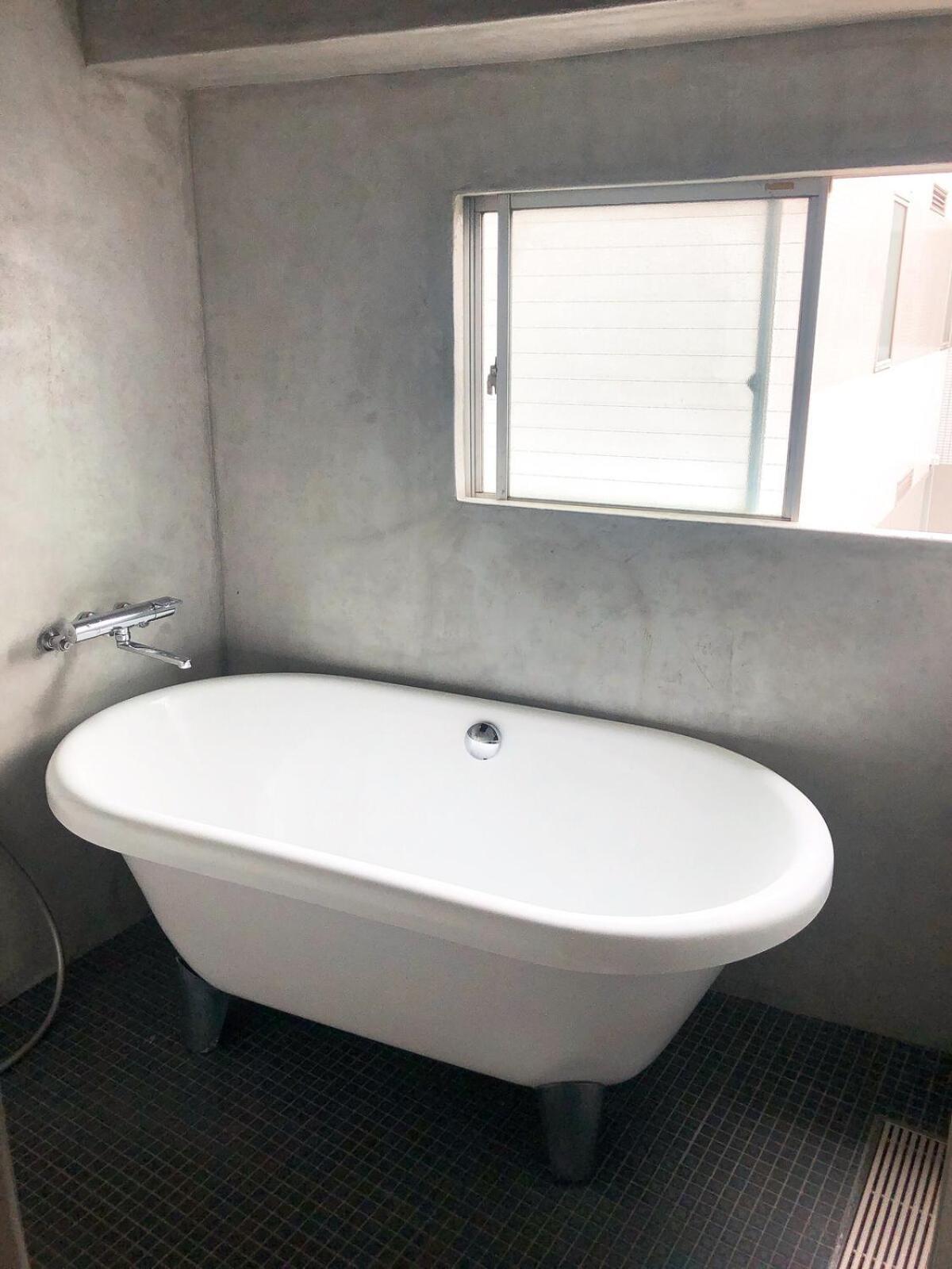 Apartamento 5 Mins To Train Station, Bathtub, Full Kitchen, Balcony